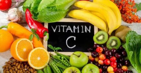 Vitamin Daya Tahan Tubuh: Jaga Kesehatan di Musim Pancaroba Foto BeritaJatim.com
