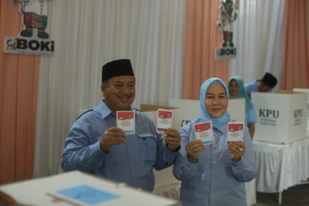 KPU Jombang Tetapkan Warsubi Sebagai Bupati Terpilih pada 9 Januari 2025 Foto BeritaJatim.com