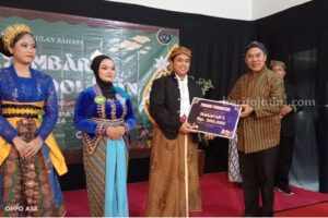 Siswa SMP Negeri 5 Sidoarjo Juara Macapat, Nembang Dolanan, dan Karawitan Foto BeritaJatim.com