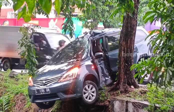 Korban Tewas Kecelakaan Beruntun Mercy Mabuk di Surabaya Bertambah Foto BeritaJatim.com