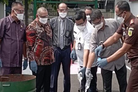 Segini Beratnya Barang Bukti yang Dimusnahkan Kejari Sidoarjo Foto BeritaJatim.com