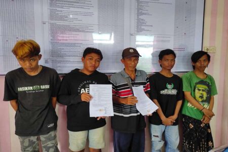 Berbuat Onar Jelang Laga Tandang: 4 Suporter Persebaya Ditahan di Bangil Pasuruan Foto BeritaJatim.com