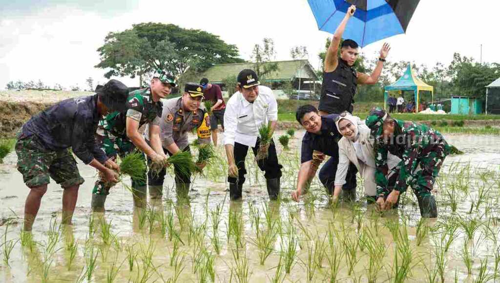 Lamongan Bentuk Satgas Ketahanan Pangan Sego Boran Foto BeritaJatim.com