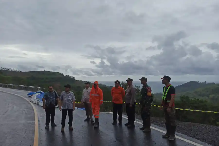 Ada 10 Titik Longsoran di Jalur Lintas Selatan Malang Foto BeritaJatim.com