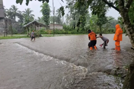 Banjir dan Longsor di Bondowoso, BPBD Lakukan Penanganan Cepat Foto BeritaJatim.com