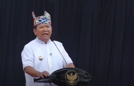 Bupati Hendy Siswanto Larang Komersialisasi Megatron Alun-alun Jember Nusantara Foto BeritaJatim.com