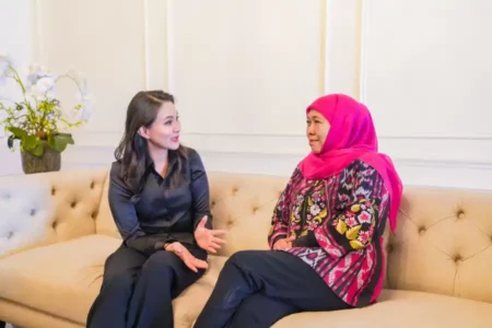 Cagub Malut Terpilih Kunjungi Kediaman Khofifah, Bahas Apa? Foto BeritaJatim.com