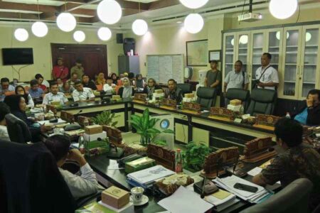 DPRD Surabaya Kritik Keras KAI Terkait Sengketa Lahan Foto BeritaJatim.com