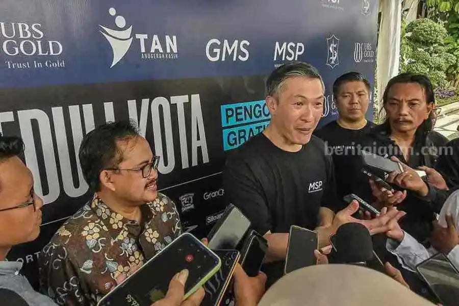Pemkot Surabaya dan Mawar Sharon Peduli Gelar Pengobatan Gratis Menyambut Natal Foto BeritaJatim.com