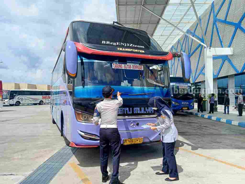 Natal dan Tahun Baru, Harga Tiket Bus AKAP Jurusan Blitar Naik 10-30 Ribu Foto BeritaJatim.com