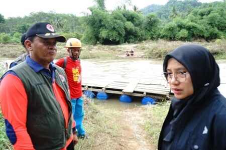 Diterjang Banjir, Akses ke Sukamade Banyuwangi Terputus Foto BeritaJatim.com