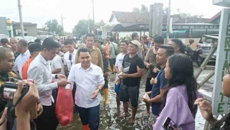 Tinjau Banjir Tempuran, Wabup Mojokerto Petakan Normalisasi Foto BeritaJatim.com