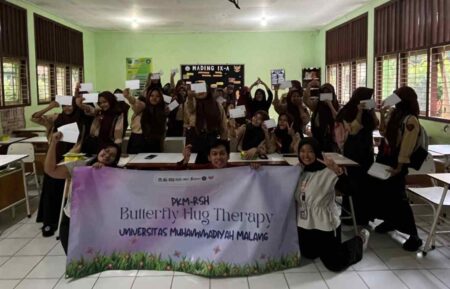 Teknik Terapi Butterfly Hug, Solusi Mahasiswa UMM Atasi Perilaku Self-Harm Foto BeritaJatim.com