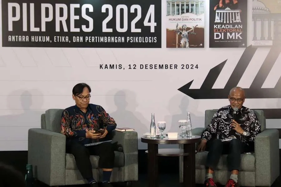 Todung Mulya Lubis Soroti Etika dan Psikologi dalam Demokrasi Foto BeritaJatim.com