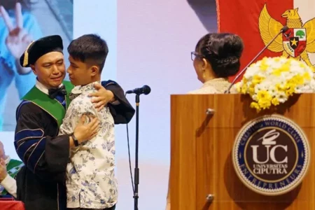 Universitas Ciputra Surabaya Kukuhkan Guru Besar Baru Bidang Ilmu Manajemen Foto BeritaJatim.com