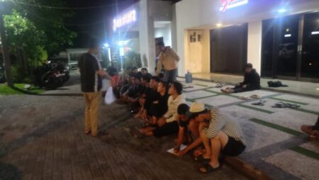 Polisi Gagalkan Tawuran Bawa Sajam di Driyorejo Gresik Foto BeritaJatim.com