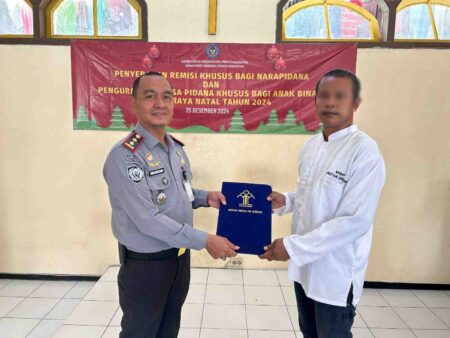 12 Warga Binaan Rutan Banjarsari Cerme Gresik Terima Remisi Foto BeritaJatim.com