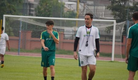 Paul Munster Masih Ragu Turunkan Malik Risaldi Lawan Madura United Foto BeritaJatim.com