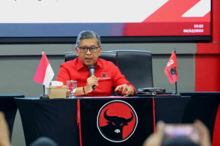 Hasto Tegaskan Jokowi, Gibran Hingga Bobby Nasution Bukan Lagi Bagian dari PDIP Foto BeritaJatim.com