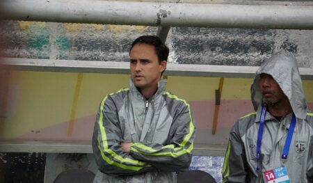Persebaya Surabaya Fokus Jaga Konsistensi Meski Puncaki Klasemen Liga 1 2024/2025 Foto BeritaJatim.com