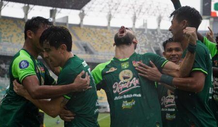 Dilibas Bali United, Paul Munster Kecewa dengan Pemain Persebaya Foto BeritaJatim.com