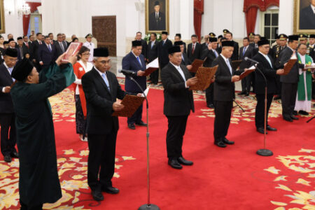 Presiden Prabowo Lantik Pimpinan dan Dewas KPK Periode 2024-2029 Foto BeritaJatim.com