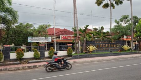 Terkuak! Oknum Dokter Spesialis Berstatus PNS di Bondowoso: Bolos Sejak 2021, Hadir Hanya Saat Pemeriksaan Foto BeritaJatim.com