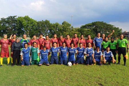 Derby Bengawan, Awak Media Bojonegoro dan Blora Gelar Fun Football Foto BeritaJatim.com