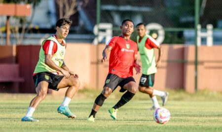 Ardi Idrus dan Ramadhan Sananta Dapat Hukuman Ganda dari Komdis PSSI Foto BeritaJatim.com