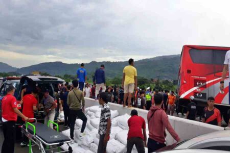 Polres Malang Benarkan Rombongan Laka Tol Pandaan-Malang dari Bogor Foto BeritaJatim.com