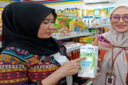Banyak Produk Makanan Kadaluwarsa Beredar di Bangkalan Foto BeritaJatim.com