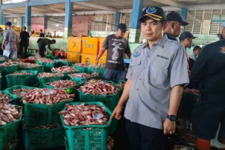 PPN Brondong Pastikan Stok Ikan Aman Selama Nataru 2025 Foto BeritaJatim.com
