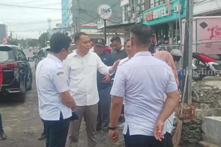 Eri Cahyadi Tegaskan Komitmen Atasi Banjir Surabaya Barat Foto BeritaJatim.com