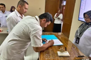 Dua Saudara Kandung Ini Sukses Jadi Pejabat Perhutani Malang Foto BeritaJatim.com