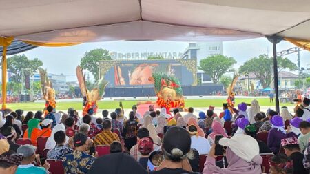 Warga Antusias Sambut Reaktivasi Alun-alun Jember Nusantara Foto BeritaJatim.com