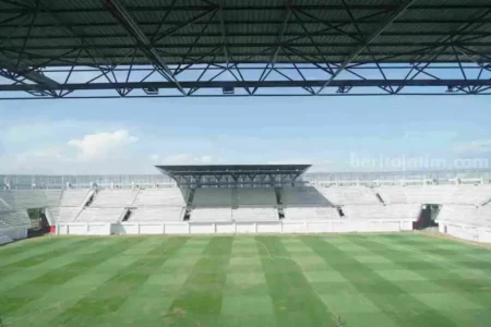 Mas Dhito Lanjutkan Pembangunan Stadion Gelora Daha Jayati Kediri Foto BeritaJatim.com
