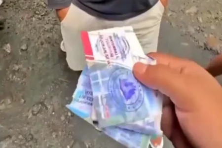 Viral! Wisatawan Tumpak Sewu Lumajang Keluhkan Pungli Tiket Masuk Foto BeritaJatim.com
