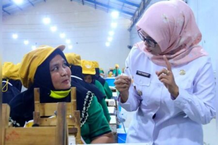 Resmi Naik, Ini Besaran Upah Minimum Kabupaten dan Kota Blitar 2025 Foto BeritaJatim.com