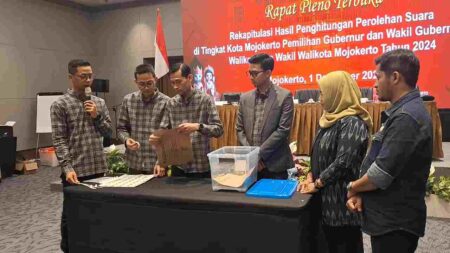 Ning Ita-Cak Sandi Menang Pilwali Mojokerto Selisih 5.178 Suara Foto BeritaJatim.com
