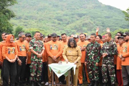 Pimpin Apel Peningkatan Kompetensi PTK dan Dinas Pendidikan, Pj Wali Kota Kediri Beri Arahan Tingkatkan Kedisiplinan Foto BeritaJatim.com