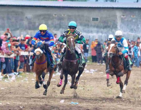 Cabor Berkuda Kabupaten Kediri Juara Umum Kejurprov Jatim Foto BeritaJatim.com