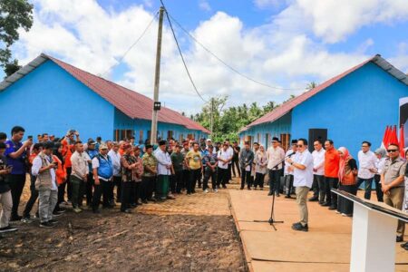 Pj Gubernur Jatim Resmikan 66 Huntap untuk Korban Banjir Bandang Banyuwangi Foto BeritaJatim.com