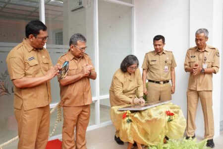 Pj Wali Kota Kediri Resmikan Gedung Kantor DKPP Foto BeritaJatim.com