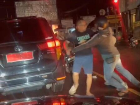 Nasib 2 Aktivis LSM yang Hadang dan Gedor-gedor Mobil Kajari Kediri Foto BeritaJatim.com