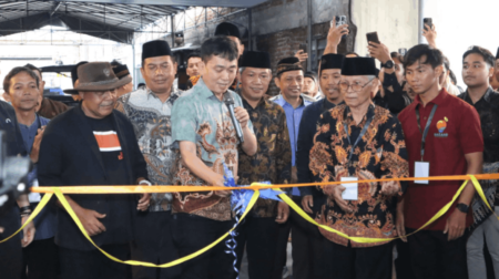 Gali Potensi Jiwa Wirausaha Santri, Ponpes Wali Barokah Kediri Gelar Bazar Remaja Foto BeritaJatim.com