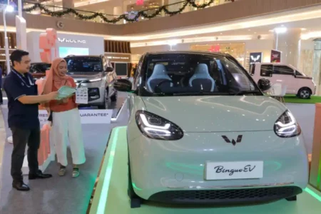 Pameran Wuling ‘Year End Sale’ Meriahkan Kota Surabaya Foto BeritaJatim.com