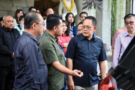 Lancar dan Kondusif, Komisi II DPR RI Apresiasi Pilkada Serentak di Jatim Foto BeritaJatim.com