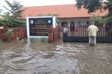 Banjir Rendam Dua Dusun di Mojokerto, Sekolah Diliburkan Foto BeritaJatim.com