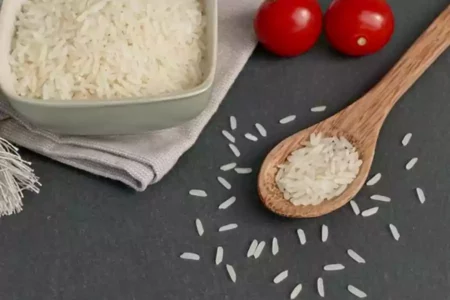 Jangan Cuci Beras Langsung di Penanak Nasi, Ini Alasannya! Foto BeritaJatim.com
