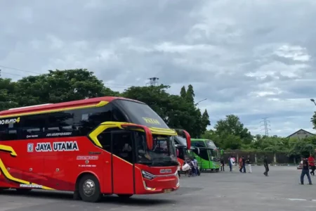 Terminal Purabaya Siapkan 2.500 Armada dan Posko Keamanan Nataru 2025 Foto BeritaJatim.com